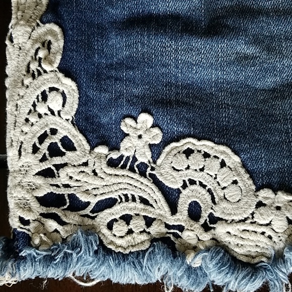 Aeropostale lace detail jean shorts - Picture 5 of 8